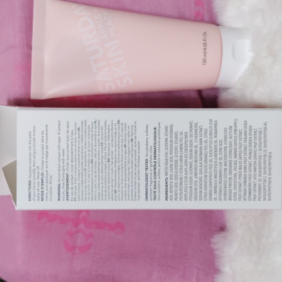 Saturday Skin Apple+ Peach Rise + Shine Gentle Cleanser - Picture 4 of 4